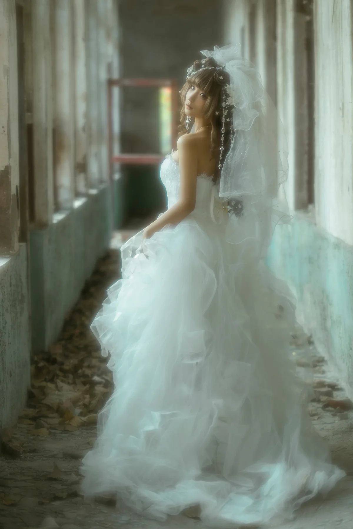 NO.275 – 废弃 婚纱 [61P-373M] NO.0000