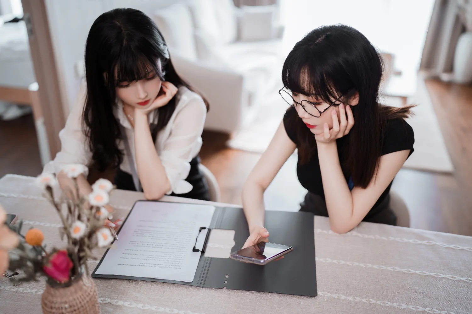 Rioko凉凉子 NO.092 黑丝ol制服双人 NO.0000