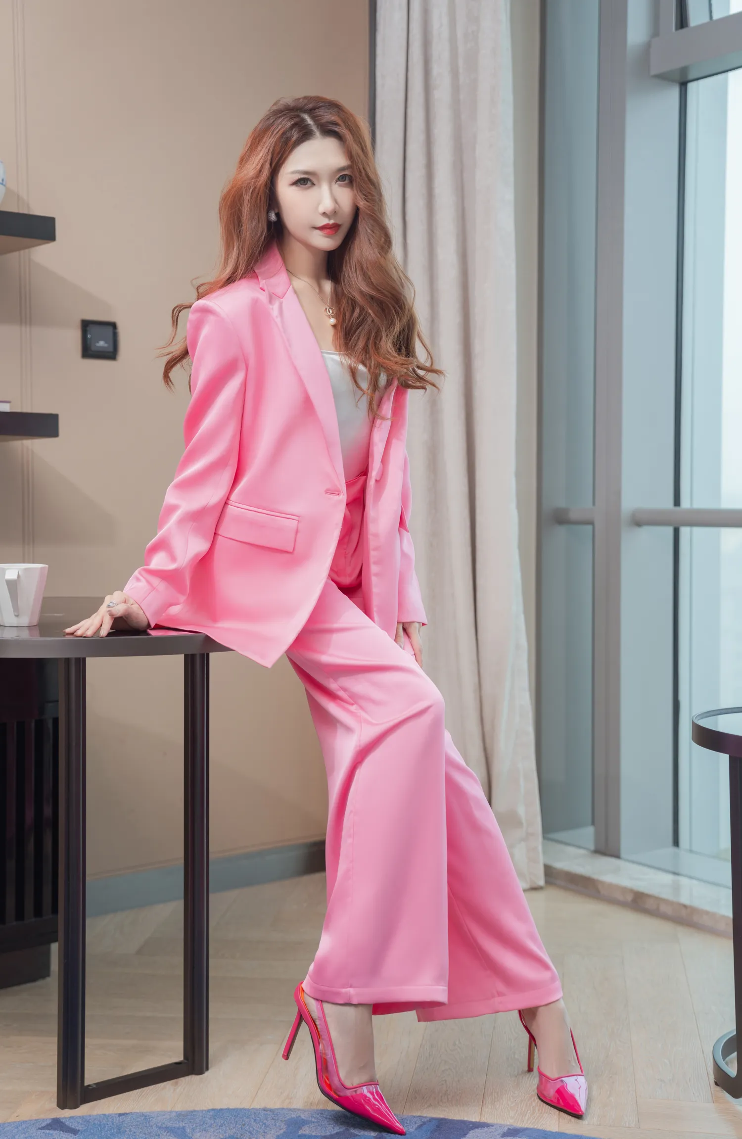 源纱希喵喵喵 NO.020 与女上司一起出差的意外发现 NO.0000