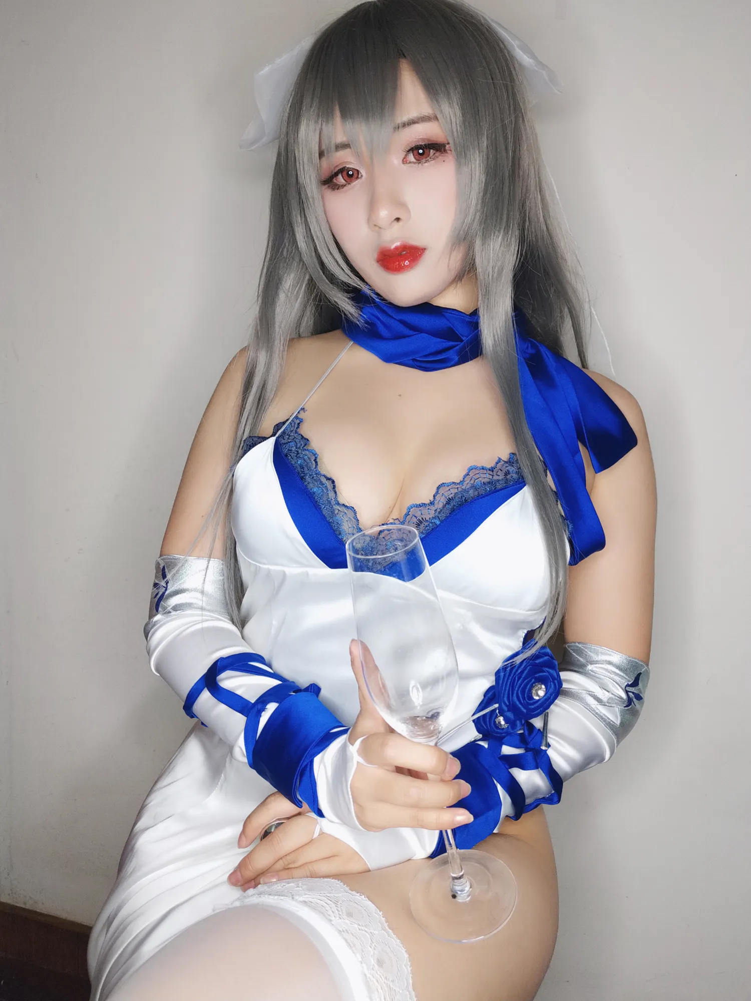 柘烟 NO.009 路易九世礼服自拍 NO.0000