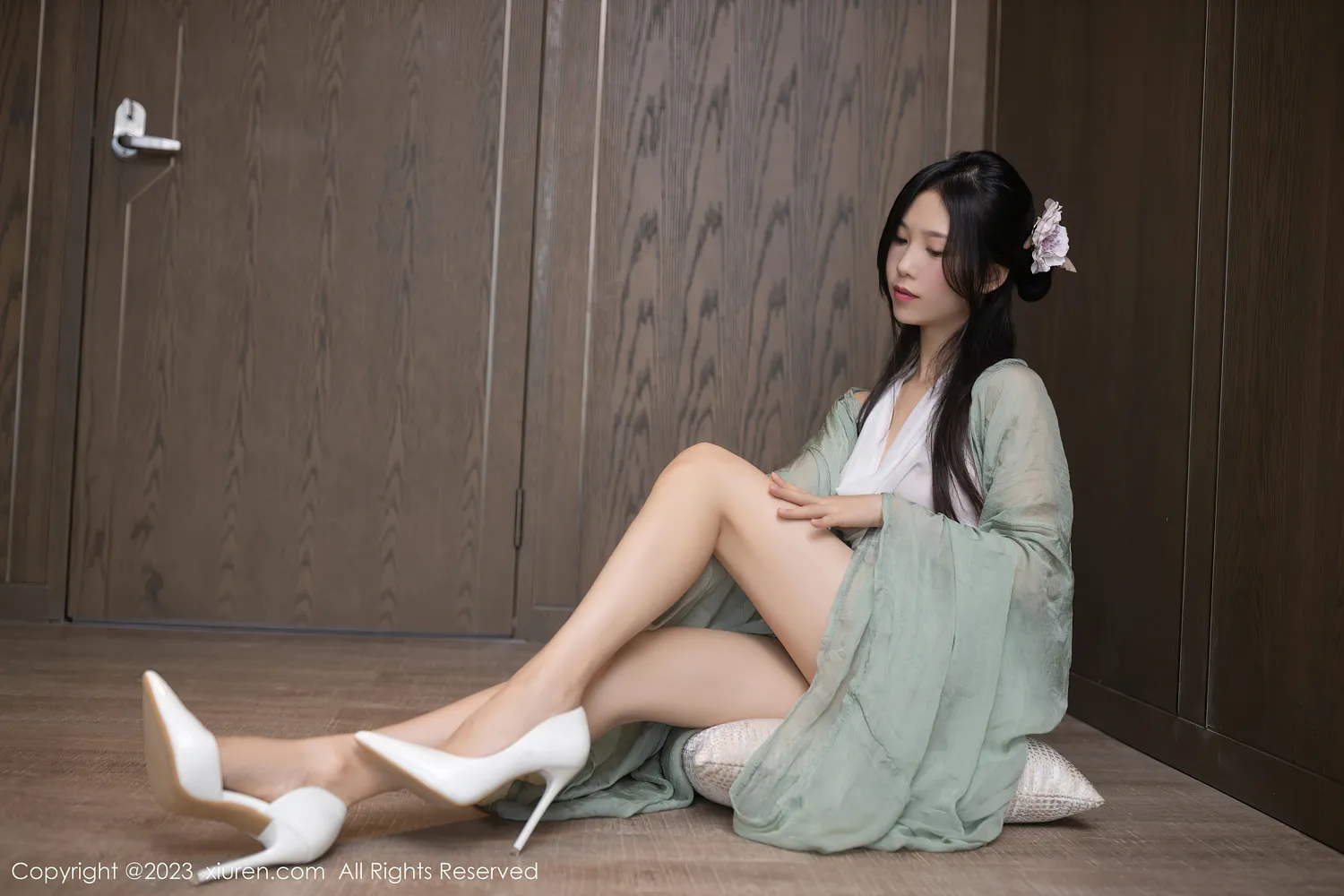 抖娘利世 NO.134 [Xiuren秀人网] NO.6420 NO.0000