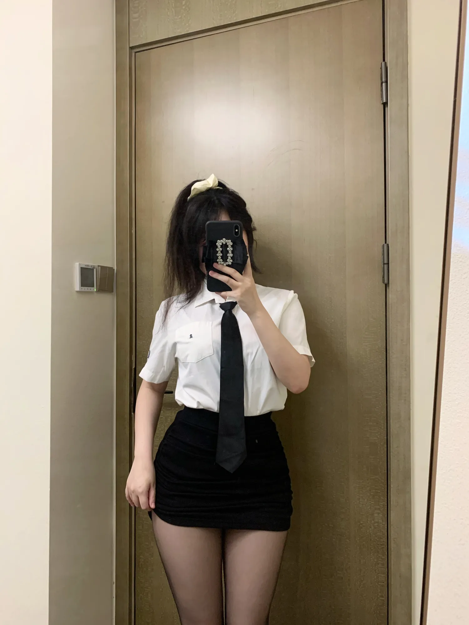是依酱吖 NO.042 OL2 刚入职的新人 NO.0000