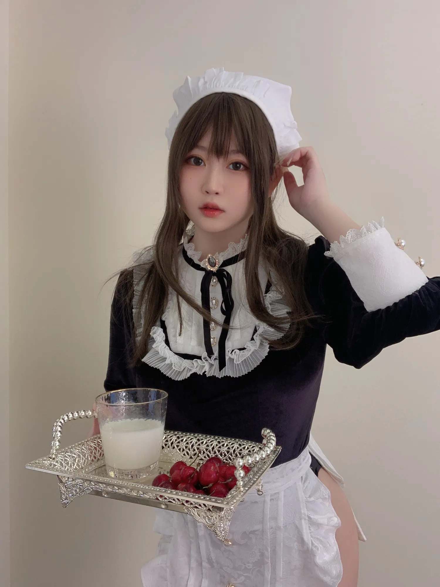 是依酱吖 NO.048 女仆馆长 NO.0000
