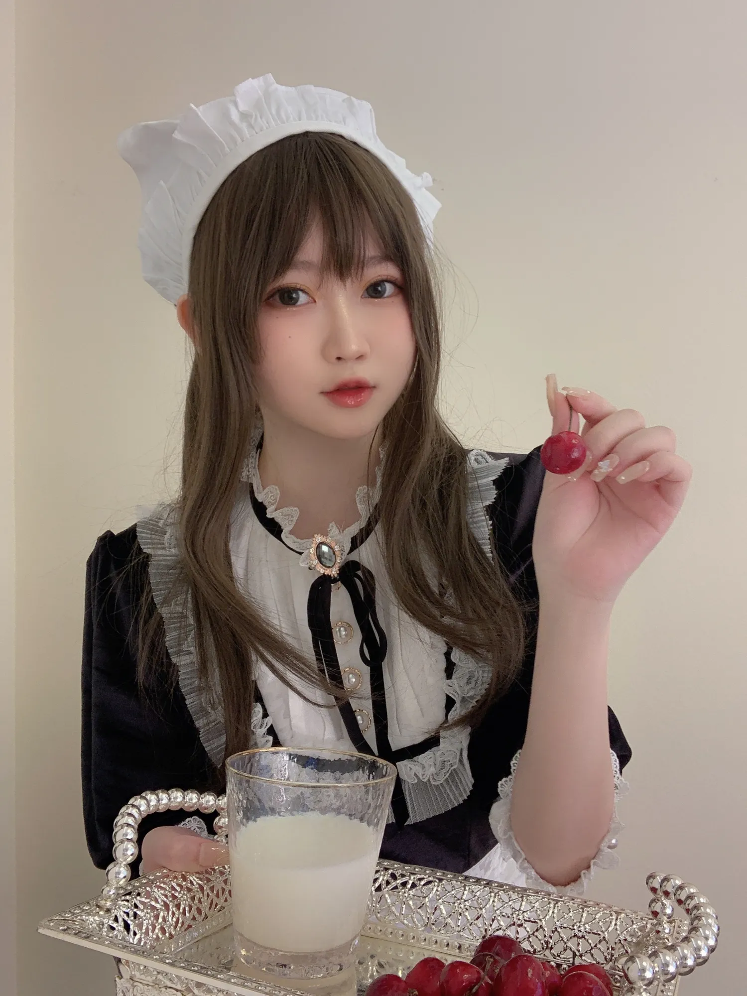 是依酱吖 NO.048 女仆馆长 NO.0000
