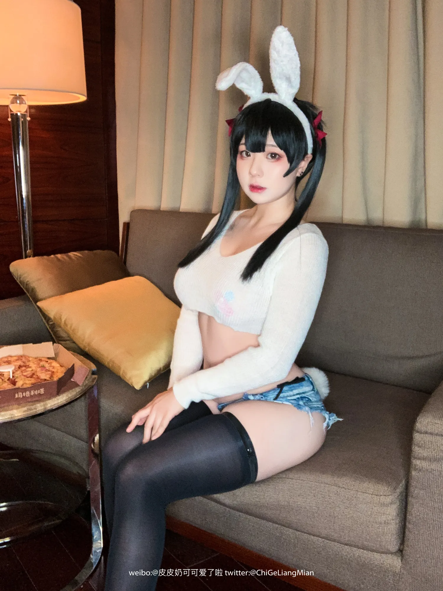 皮皮奶 NO.001 披萨白兔 NO.0000