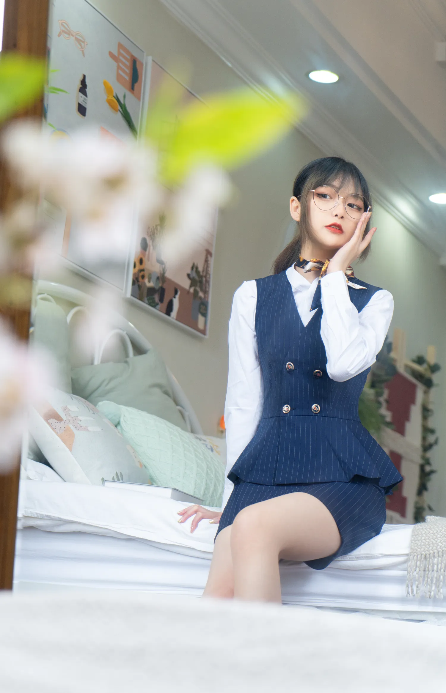 梨瑾瑾 NO.005 乘务员 NO.0000