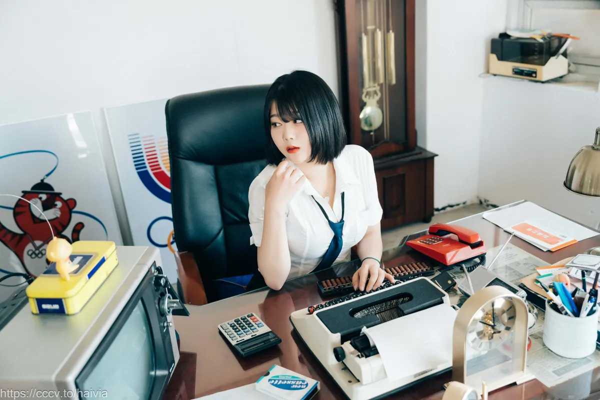 Zia NO.082 [LOOZY] Female employee NO.0000