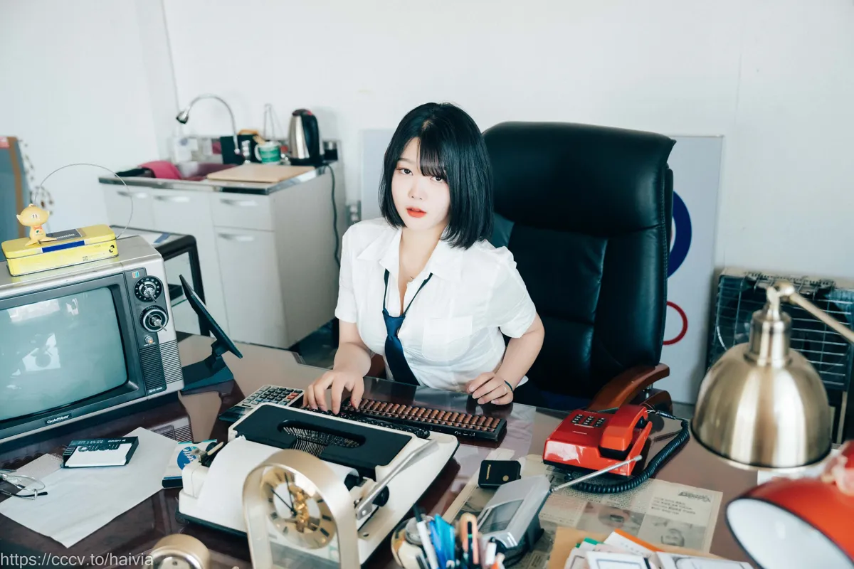 Zia NO.082 [LOOZY] Female employee NO.0000