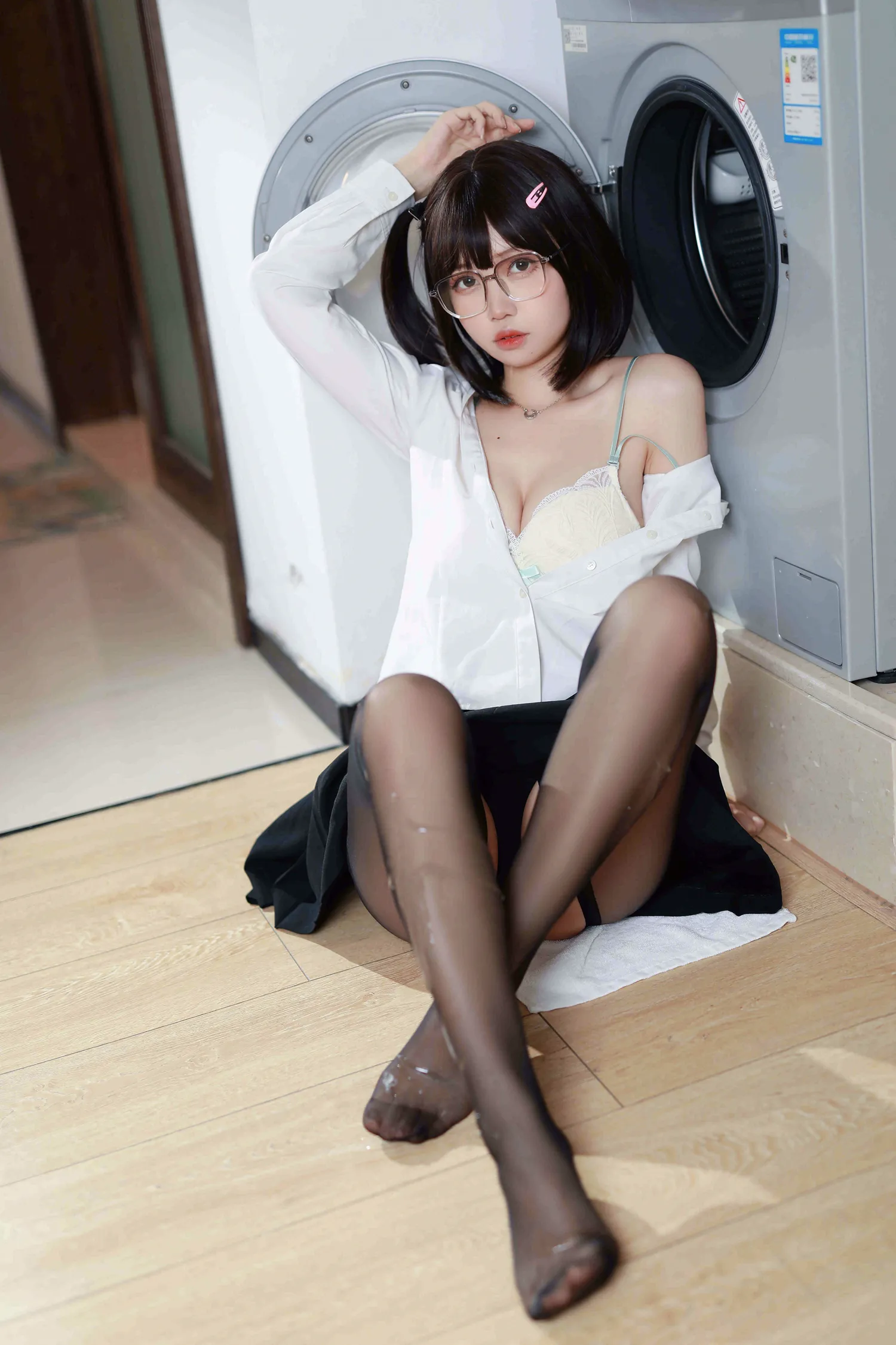 洛桑w伊梓 NO.002 眼镜妹妹 NO.0000