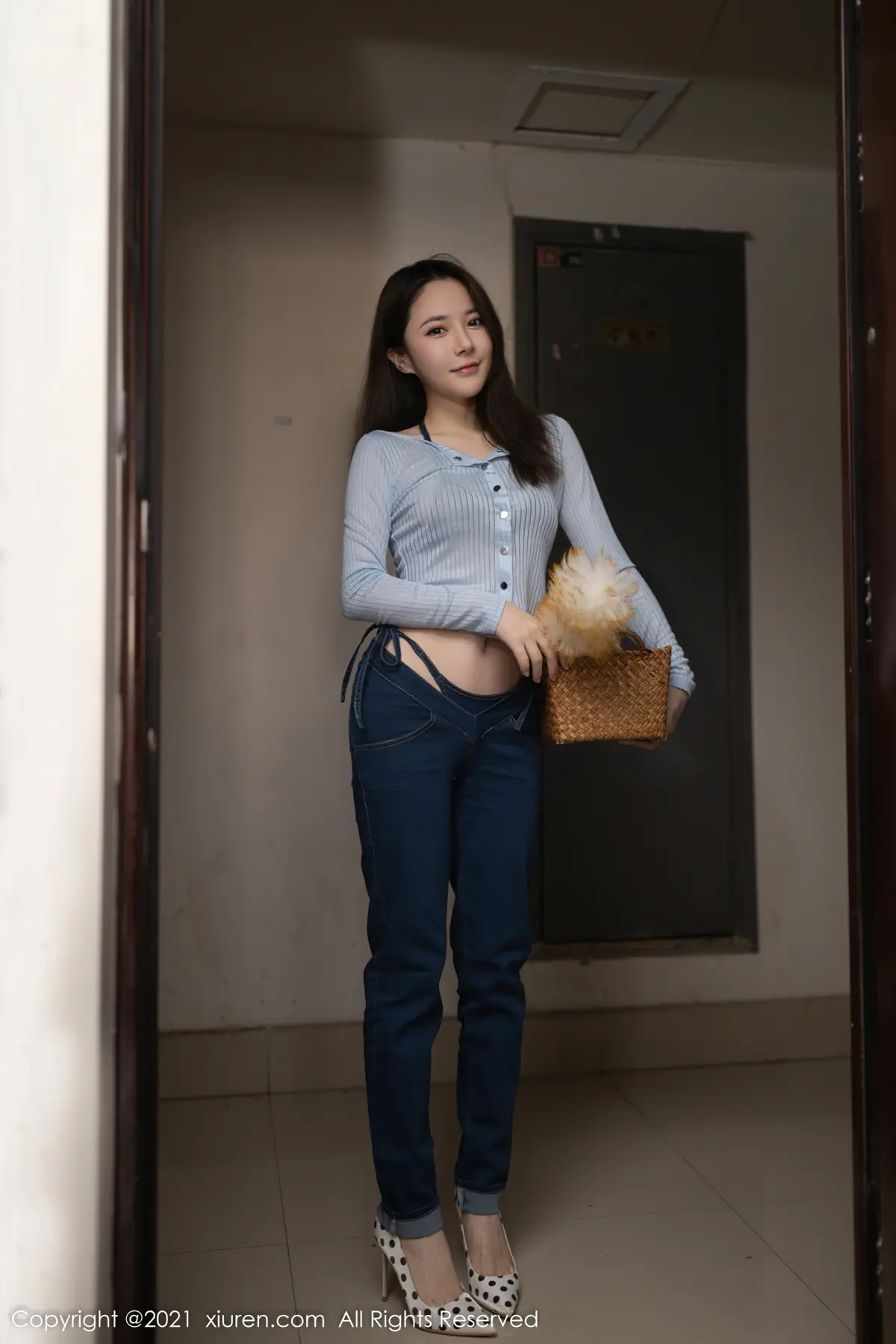 鱼子酱_056 [秀人网] 2021.12.17 NO.4352 NO.0000