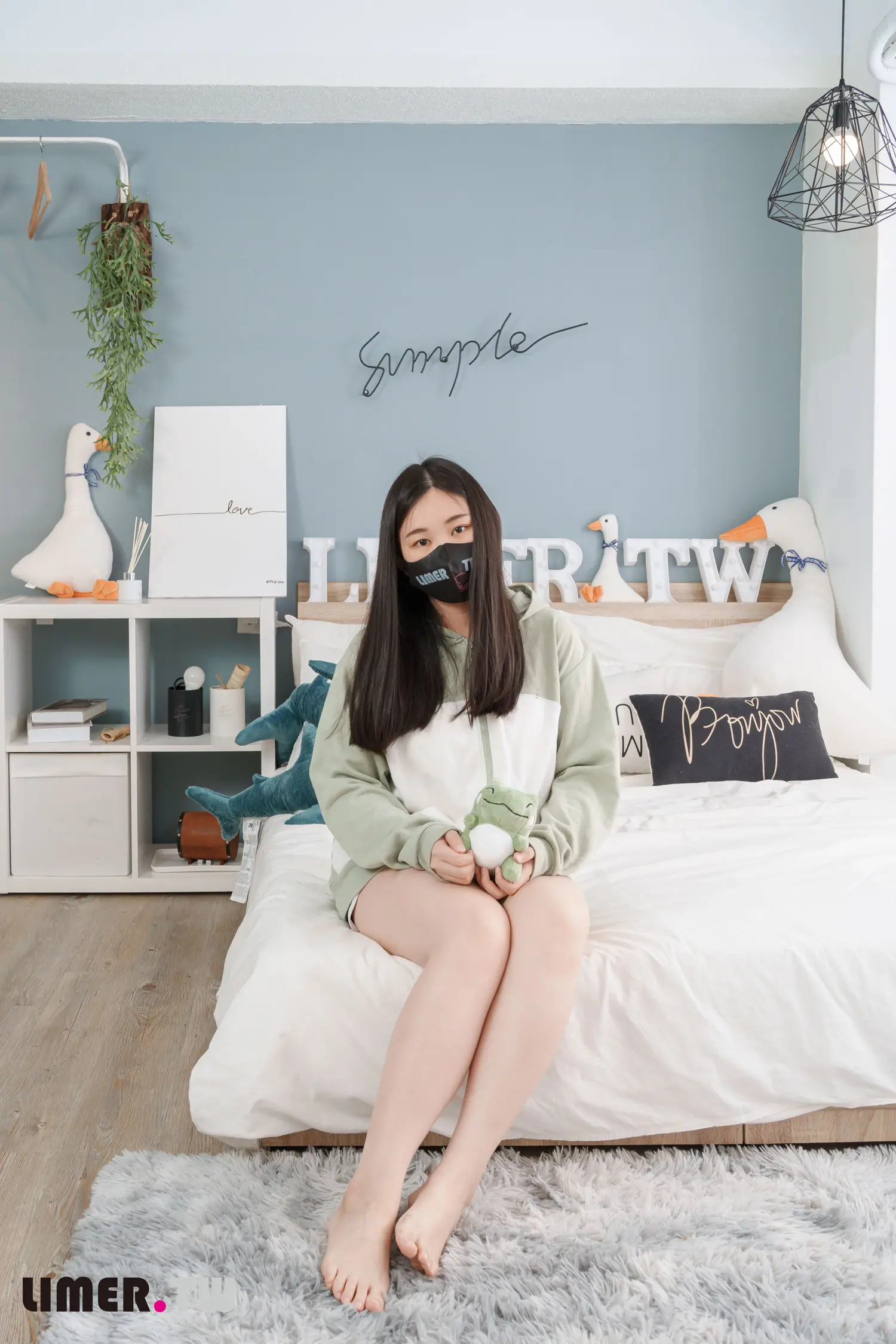 Limerence NO.032 BiBi足盒激萌替身VS脚底TK NO.0000