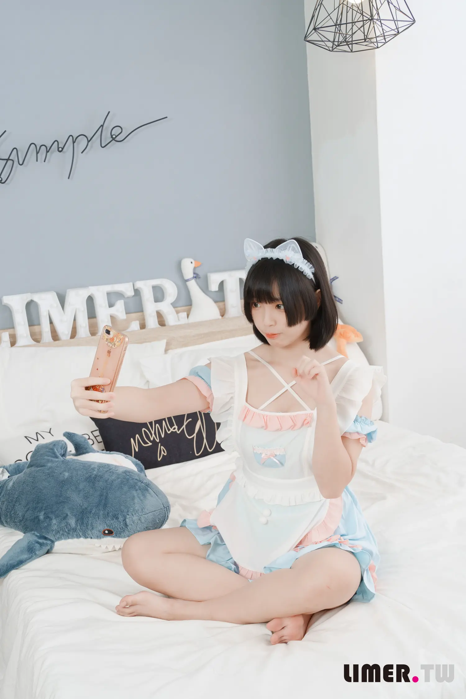 Limerence NO.060 之之 女仆装扮柔嫩欧派与裸足 请主人享用 NO.0000