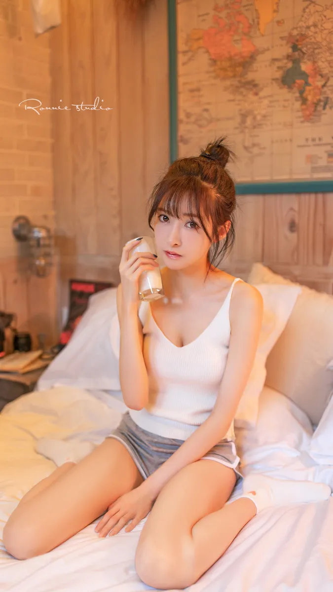 王羽杉 NO.008 吊带背心 NO.0000