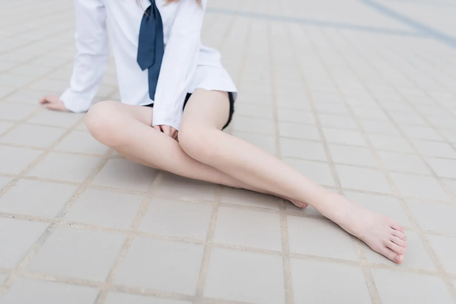 祖木子 NO.002 裸脚白衬衫 · 足控福利 NO.0000