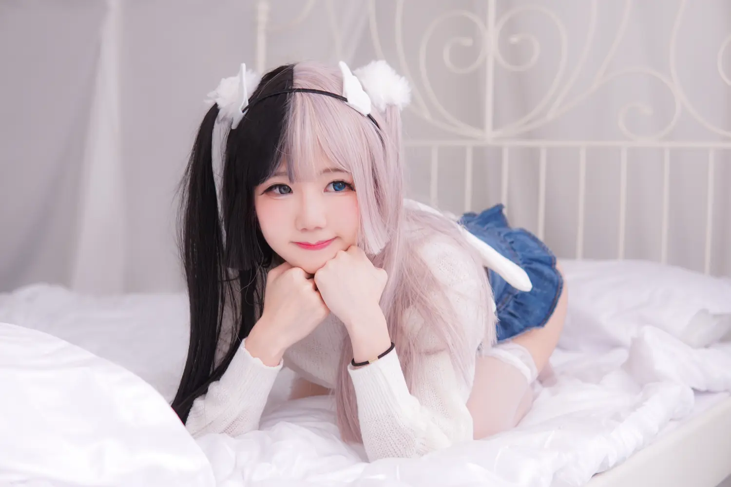 Sally Dorasnow NO.003 Angel Lucina NO.0000
