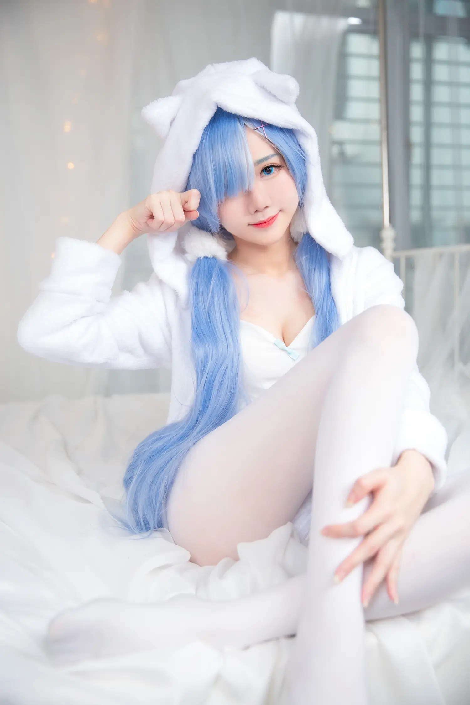 Sally Dorasnow NO.022 Rem White Kitty NO.0000