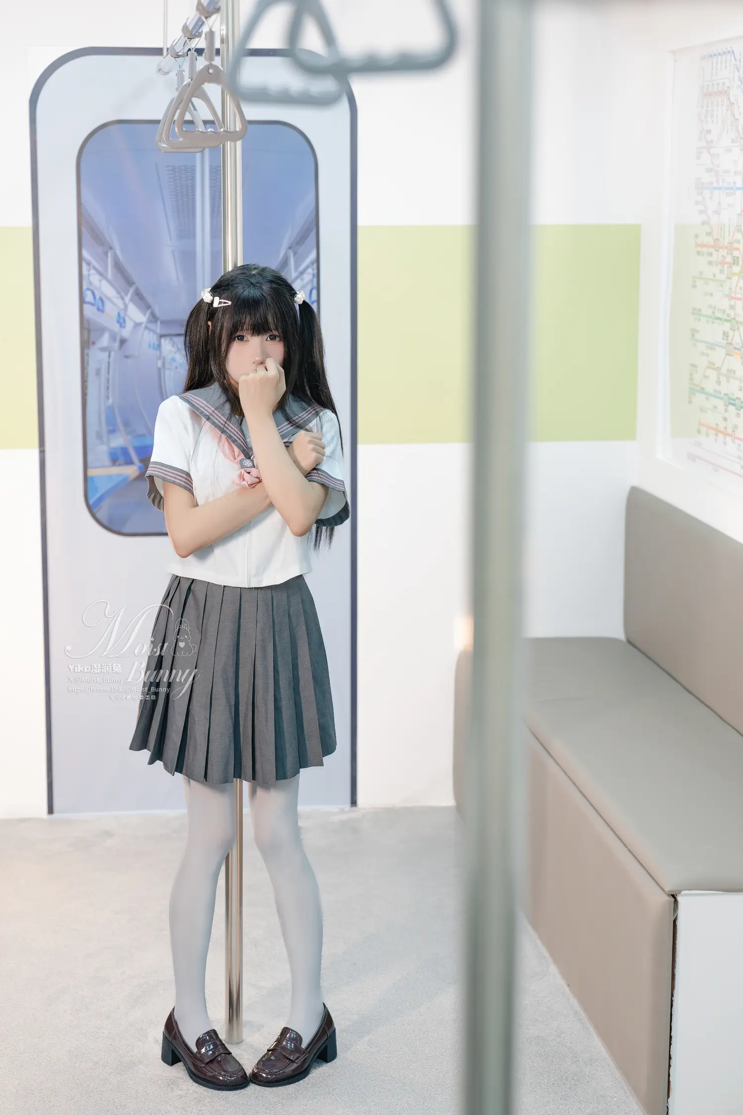 咬一口兔娘 NO.200 地铁萌妹 NO.0000