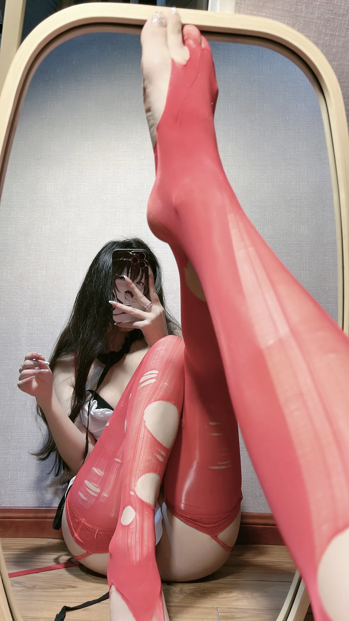 陈佩奇yyy NO.020 妖艳红丝 NO.0000