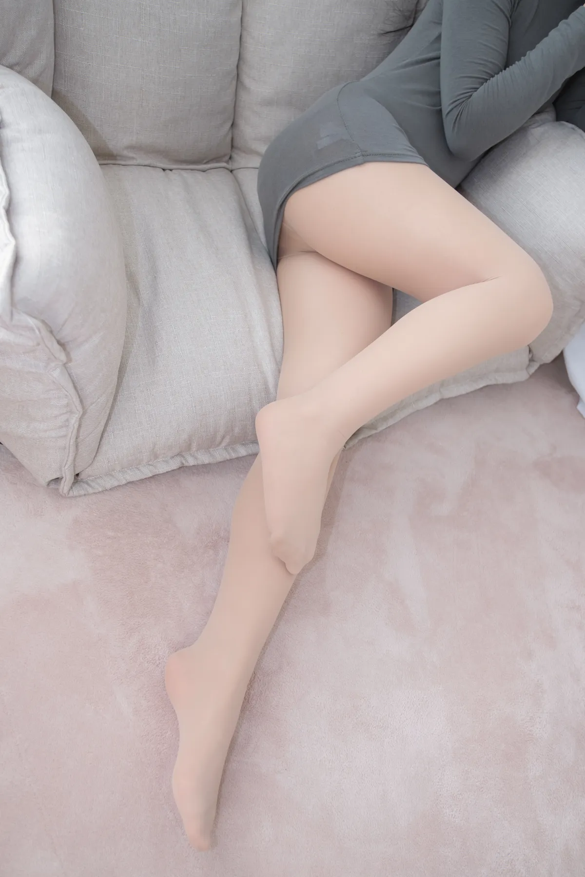 爱花 NO.017 肉丝小嫩妹的美足 NO.0000
