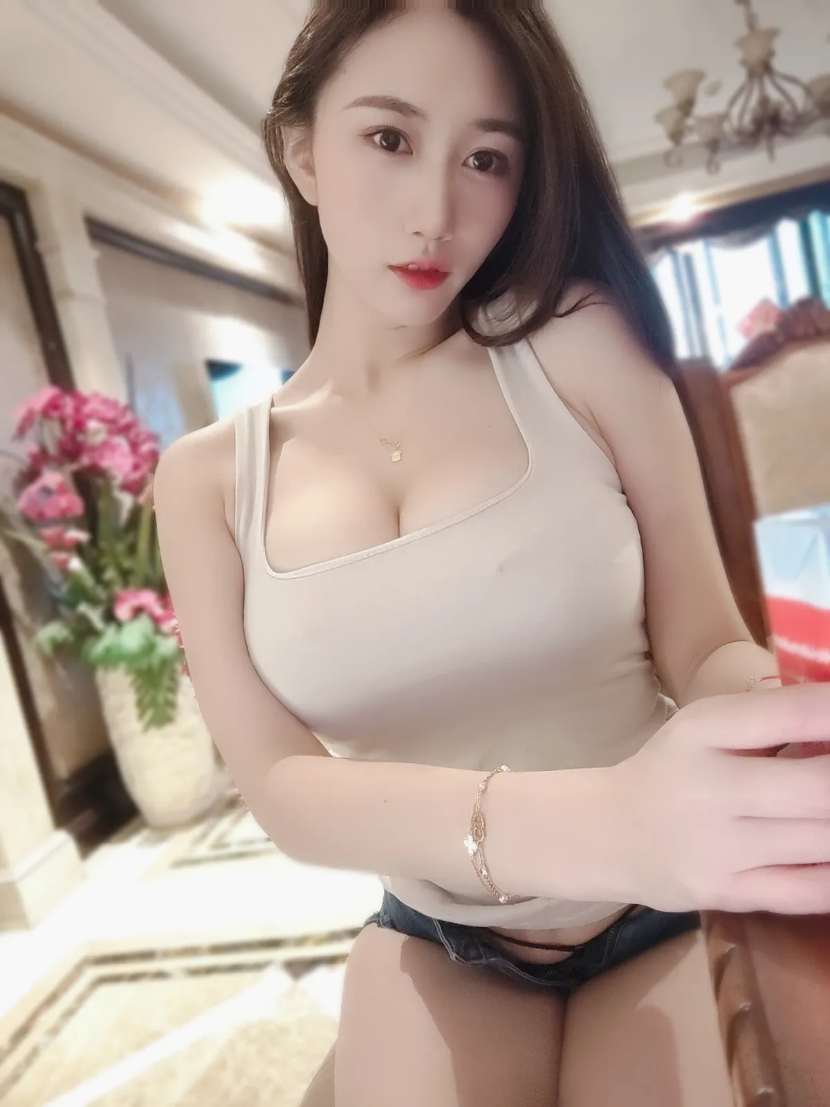 小玉吃果冻 NO.017 白背心紧身牛仔短裤 NO.0000