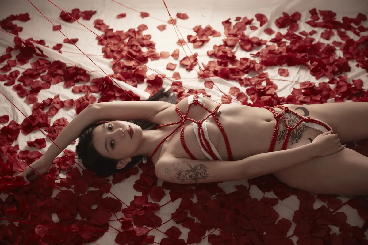 鱼神 NO.001 花瓣与绳 NO.0000